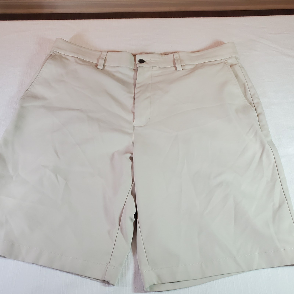 Callaway Mens Golf Shorts Size 36 Khaki Beige Flat Front Classic Fit Casual
